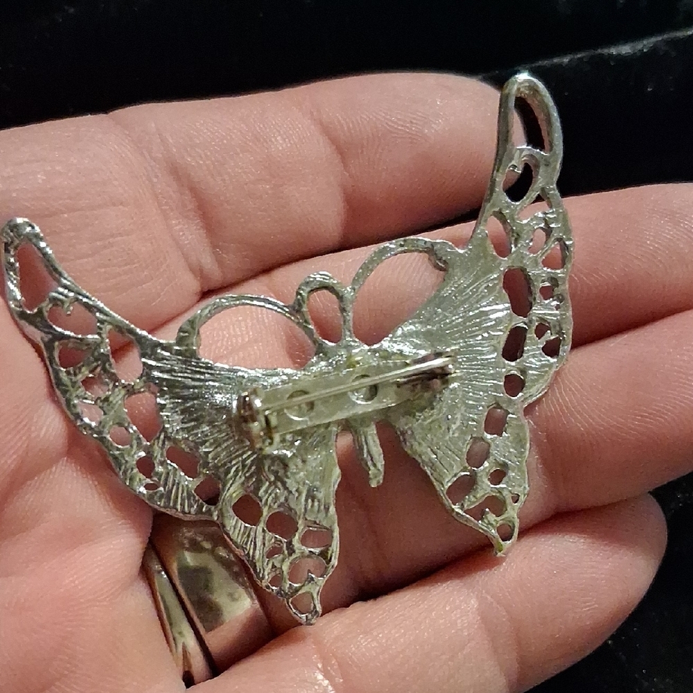 Intricate Silver Filigree Butterfly Brooch - Picture 2 of 5